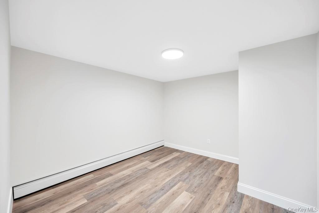 #22 photo, 16 Columbus Avenue, מחוז סאפוק Brentwood , NY 11717