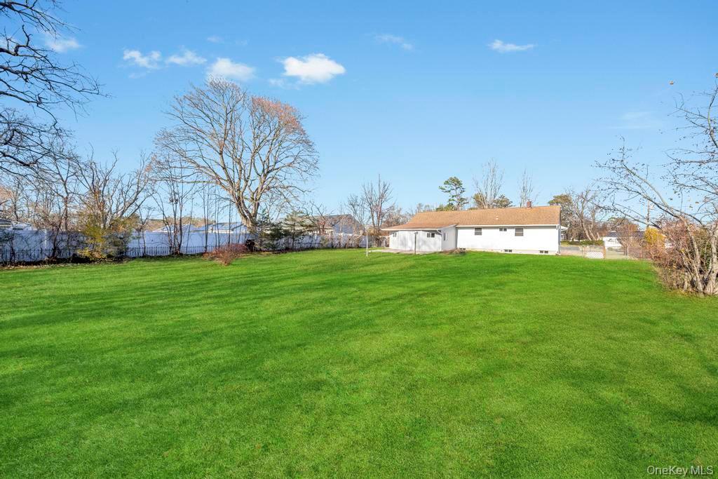 #4 photo, 16 Columbus Avenue, מחוז סאפוק Brentwood , NY 11717