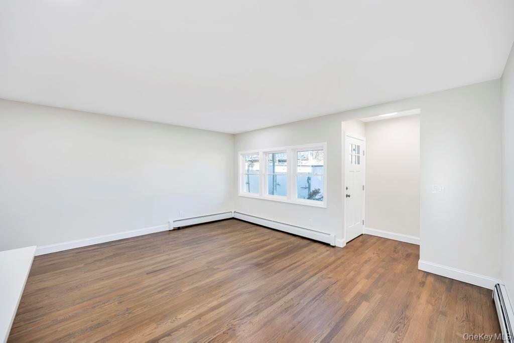 #5 photo, 16 Columbus Avenue, מחוז סאפוק Brentwood , NY 11717