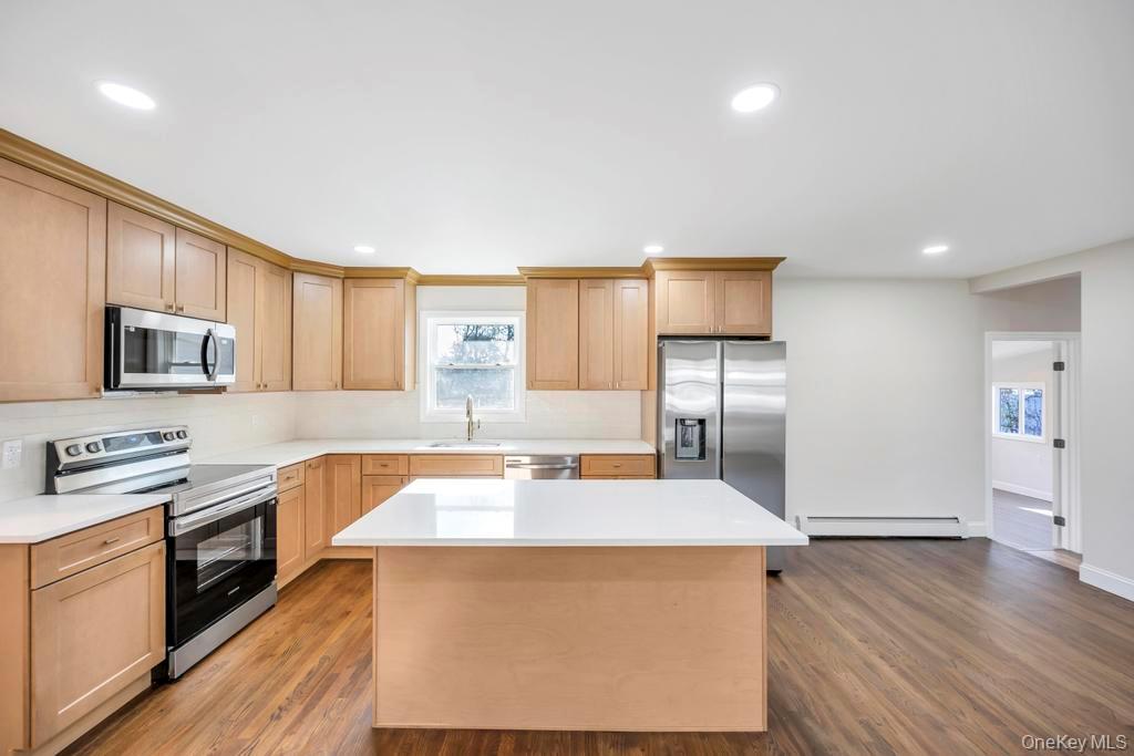 #7 photo, 16 Columbus Avenue, מחוז סאפוק Brentwood , NY 11717