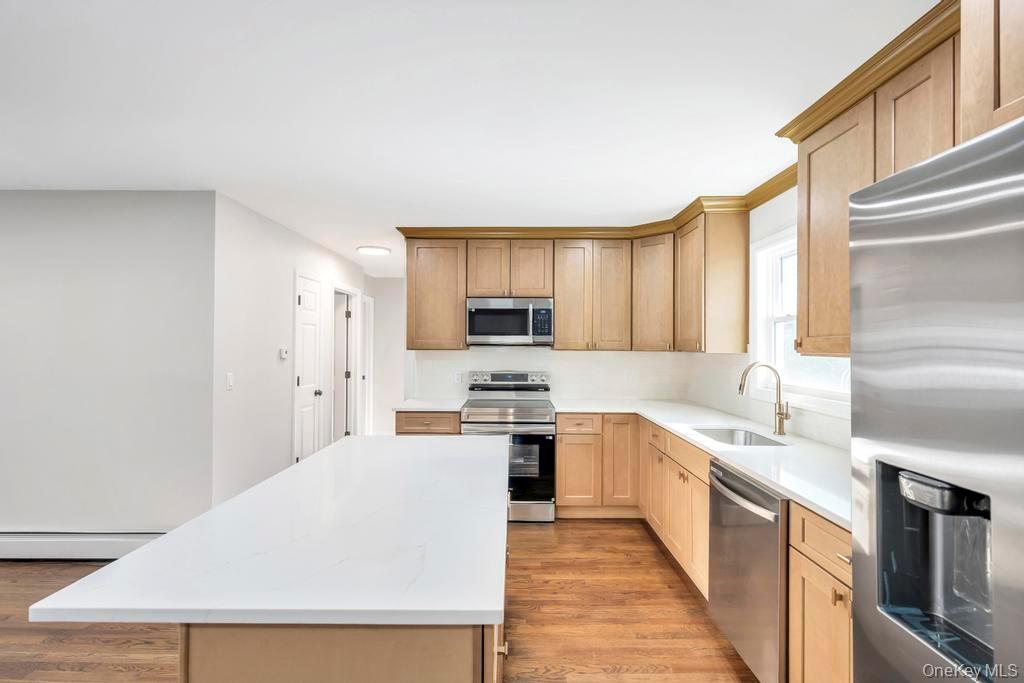 #8 photo, 16 Columbus Avenue, מחוז סאפוק Brentwood , NY 11717