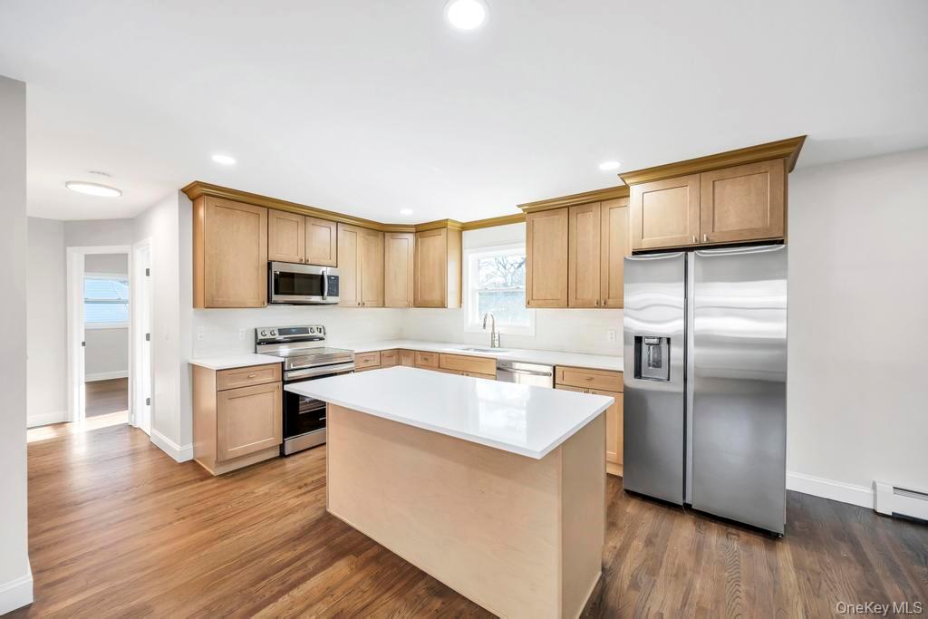 #9 photo, 16 Columbus Avenue, מחוז סאפוק Brentwood , NY 11717