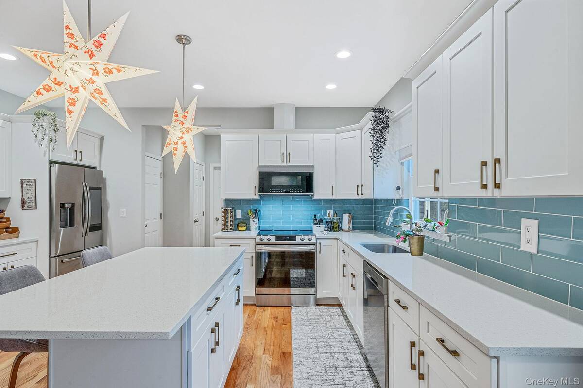 #12 photo, 152 Wood, Centereach , NY 11720