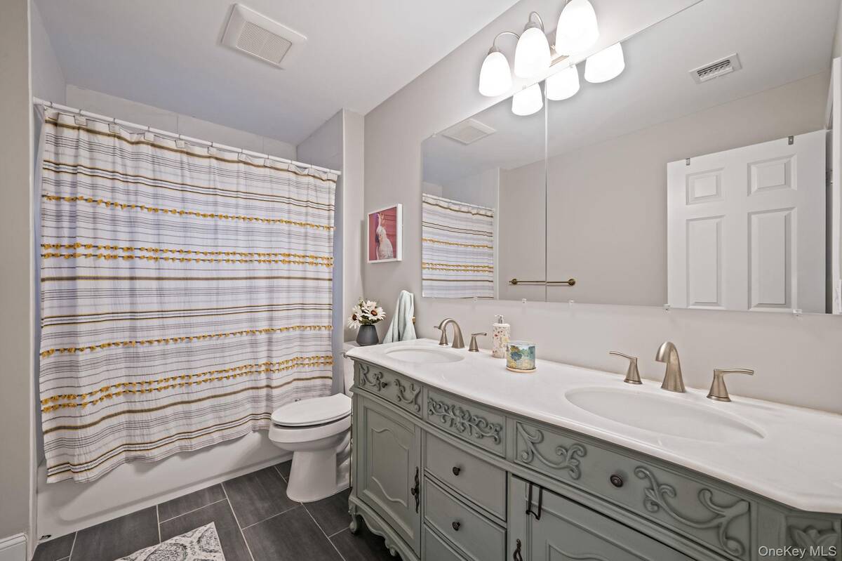 #25 photo, 152 Wood, Centereach , NY 11720