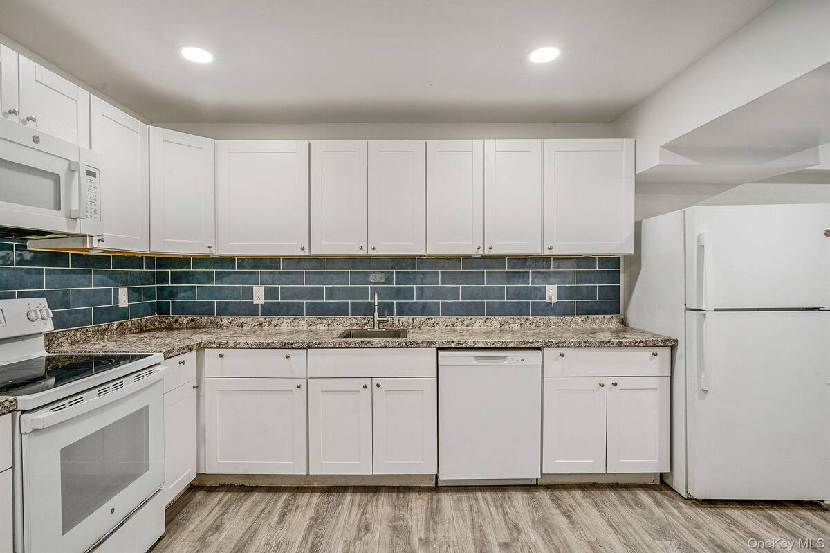 #27 photo, 152 Wood, Centereach , NY 11720