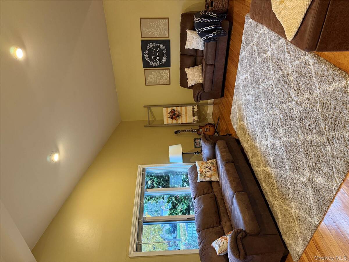 #1 photo, 15 Penn Drive, Smithtown , NY 11787