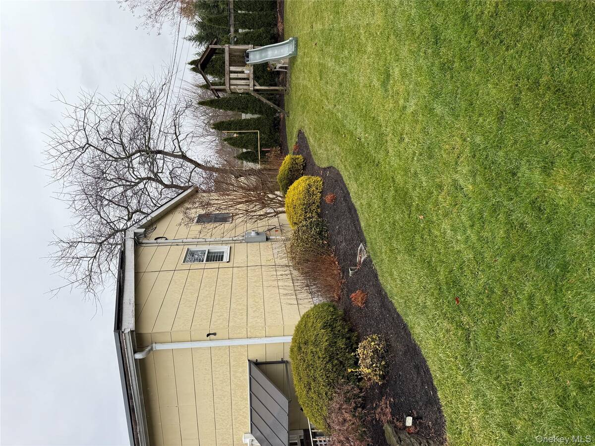 #12 photo, 15 Penn Drive, Smithtown , NY 11787