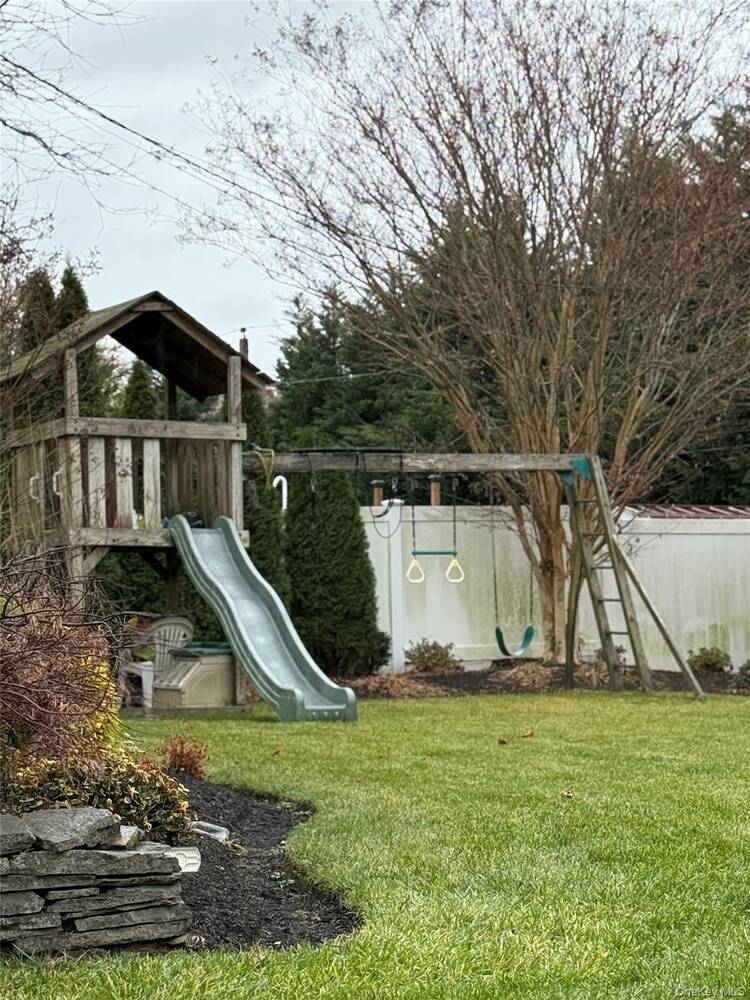 #14 photo, 15 Penn Drive, Smithtown , NY 11787