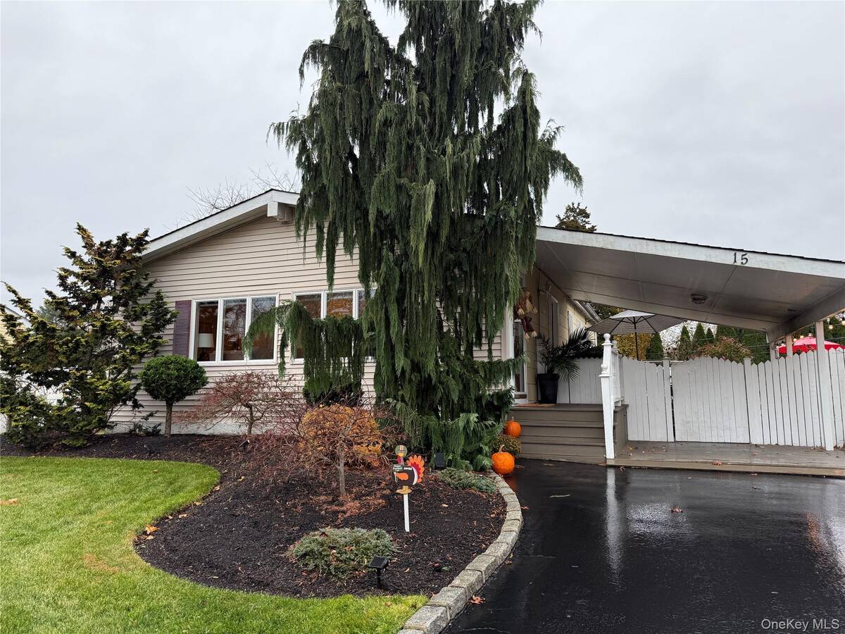 #19 photo, 15 Penn Drive, Smithtown , NY 11787