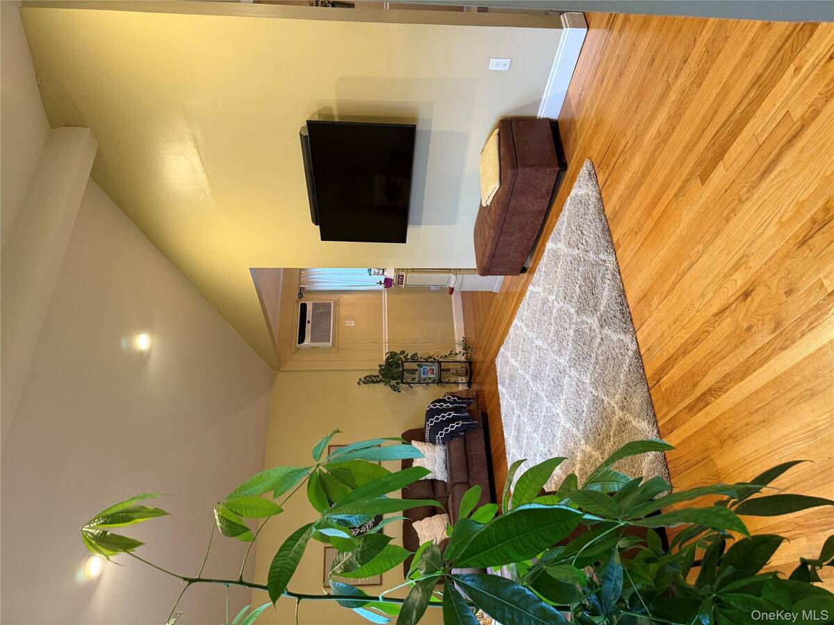 #2 photo, 15 Penn Drive, Smithtown , NY 11787