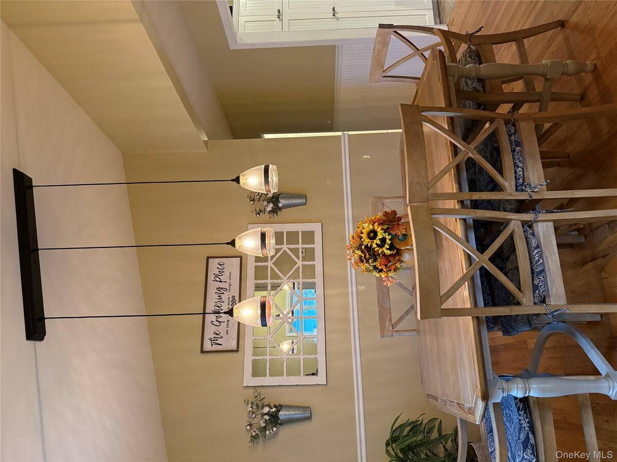 #5 photo, 15 Penn Drive, Smithtown , NY 11787