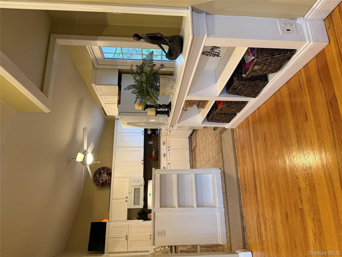 #7 photo, 15 Penn Drive, Smithtown , NY 11787