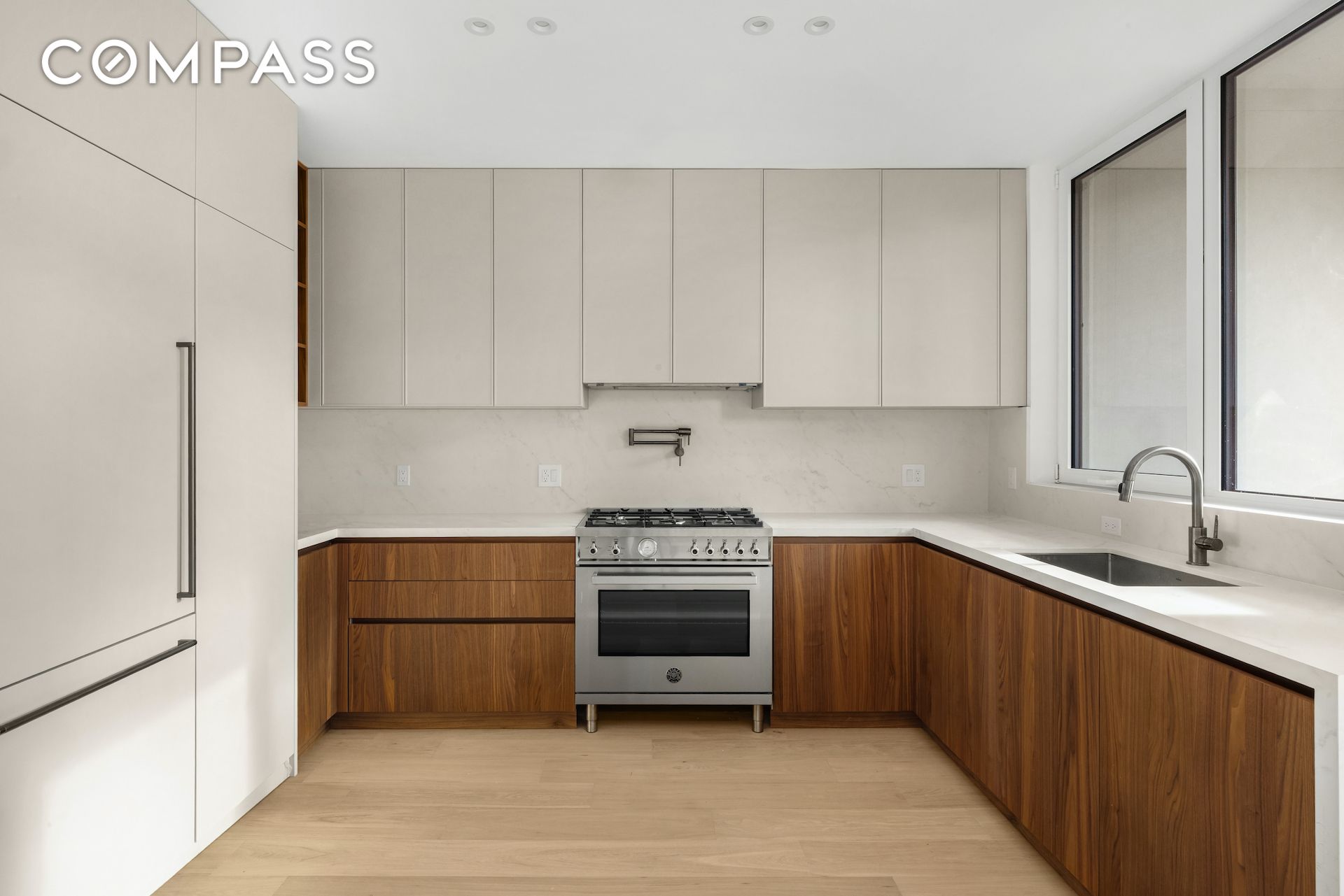 #6 photo, 1005 Lorimer Street, Greenpoint , NY 11222