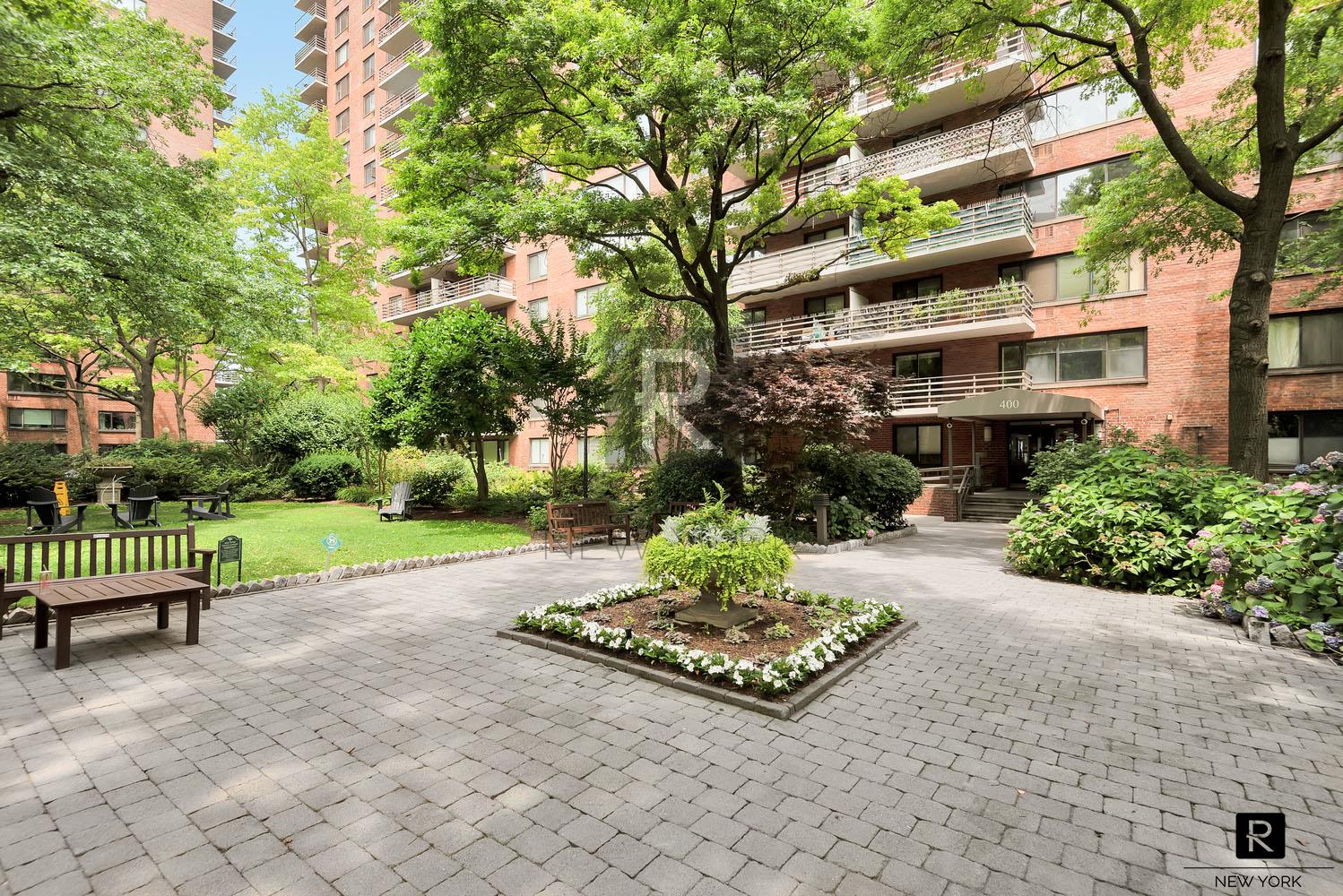 #12 photo, 400 Central Park W, Upper West Side , NY 10025