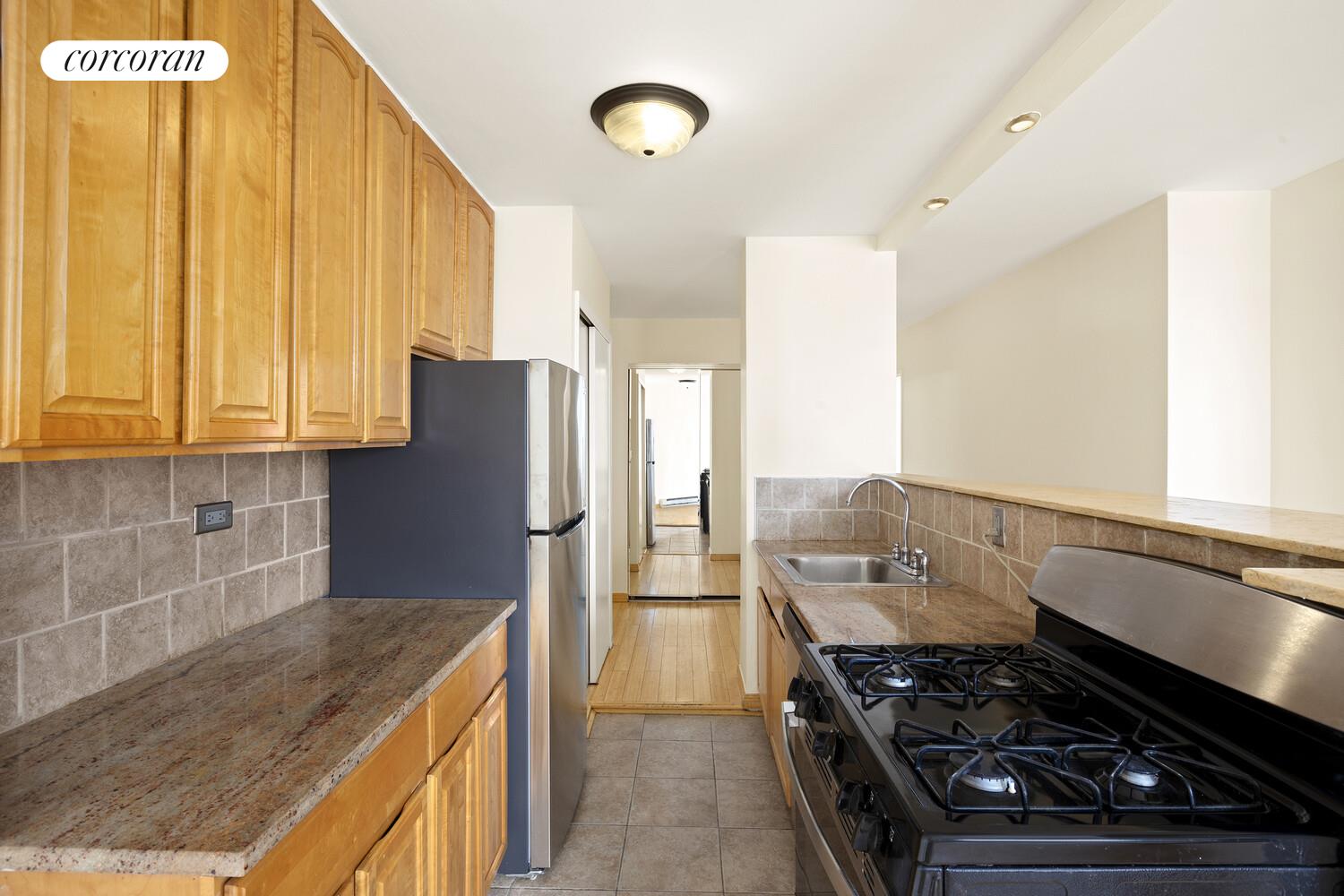 #5 photo, 1641 3RD Avenue, Yorkville , NY 10128