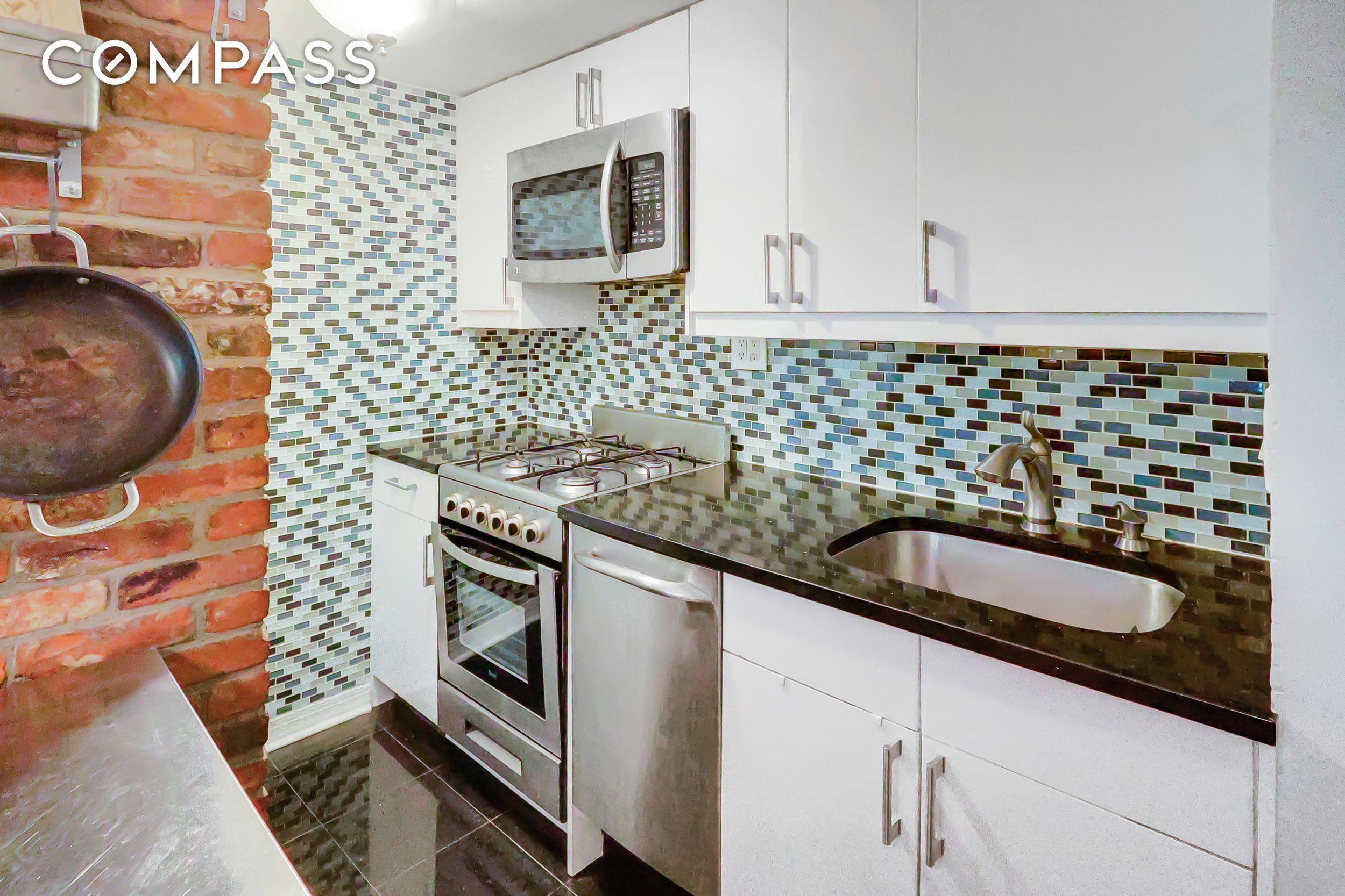 #4 photo, 160 E 26th Street, Kips Bay , NY 10010