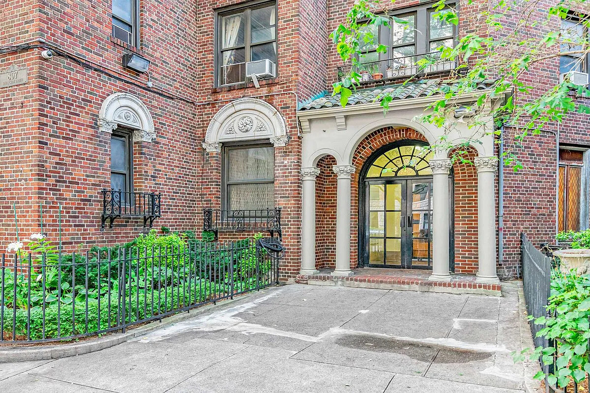 #8 photo, 807 RIVERSIDE Drive, Washington Heights , NY 10032