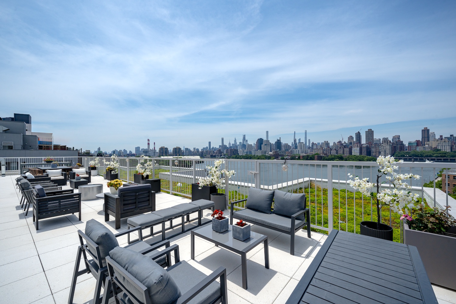 #8 photo, 30-05 Vernon Boulevard, अस्टोरिया Astoria , NY 11102