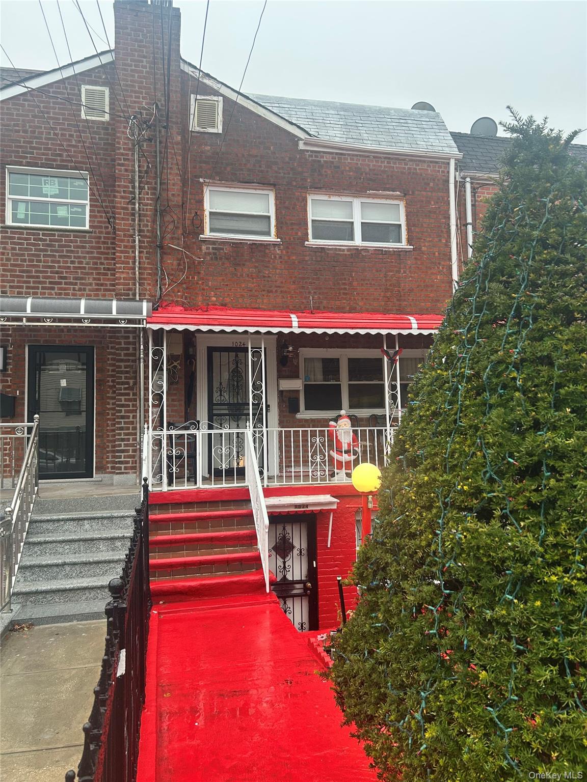 #13 photo, 1024 E 214th Street, Bronx , NY 10469