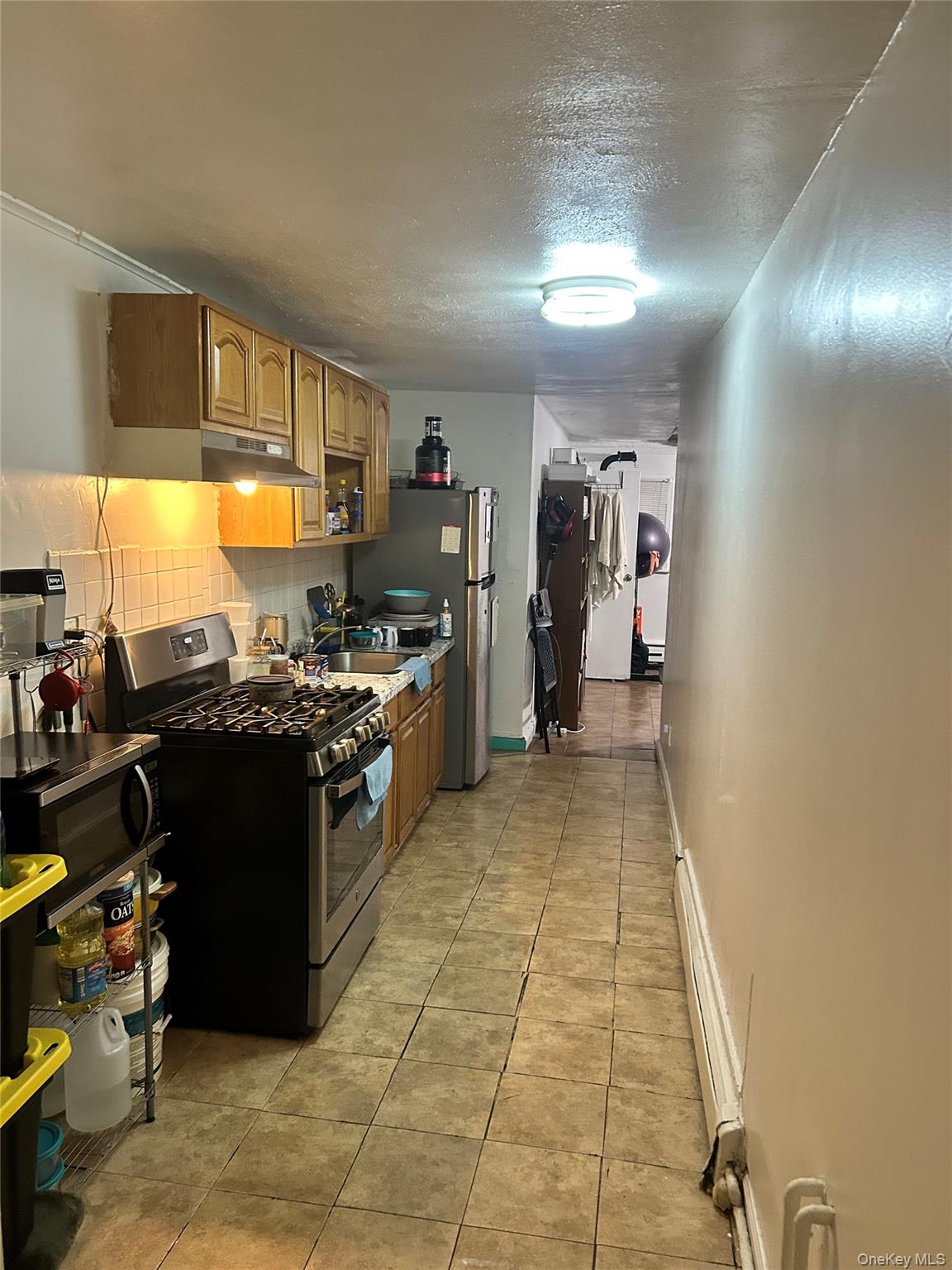 #8 photo, 1024 E 214th Street, Bronx , NY 10469