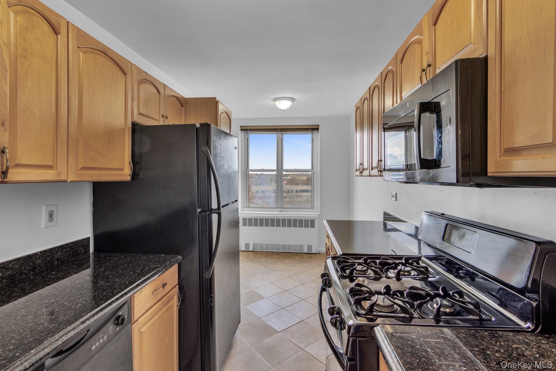 #12 photo, 211-40 18th Avenue, Bayside , NY 10032