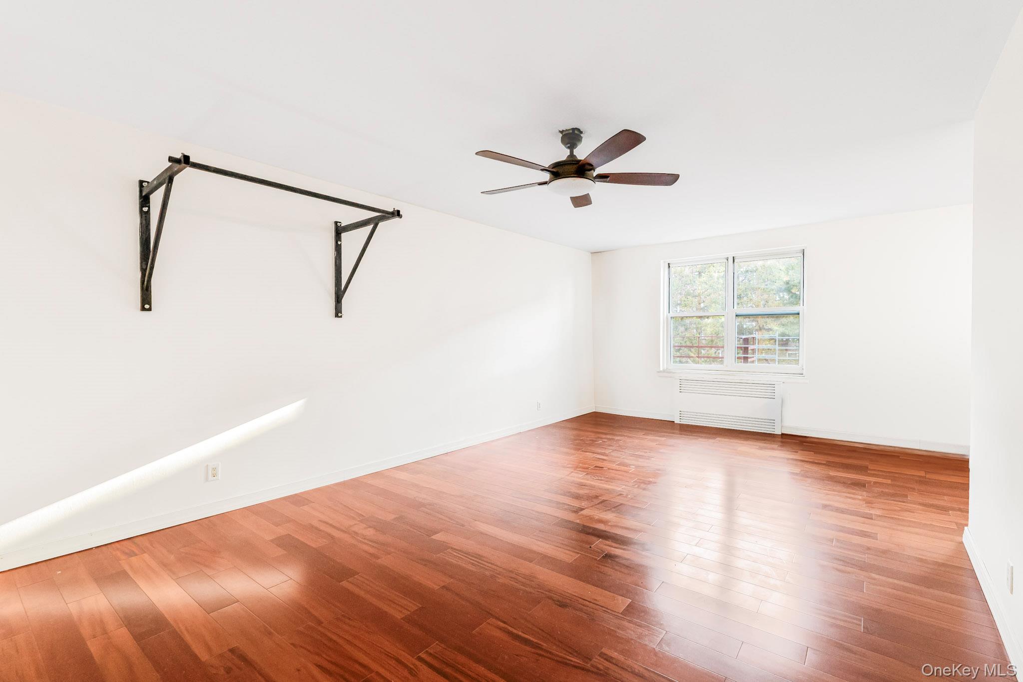 #11 photo, 1300 Midland Avenue, Yonkers , NY 10704