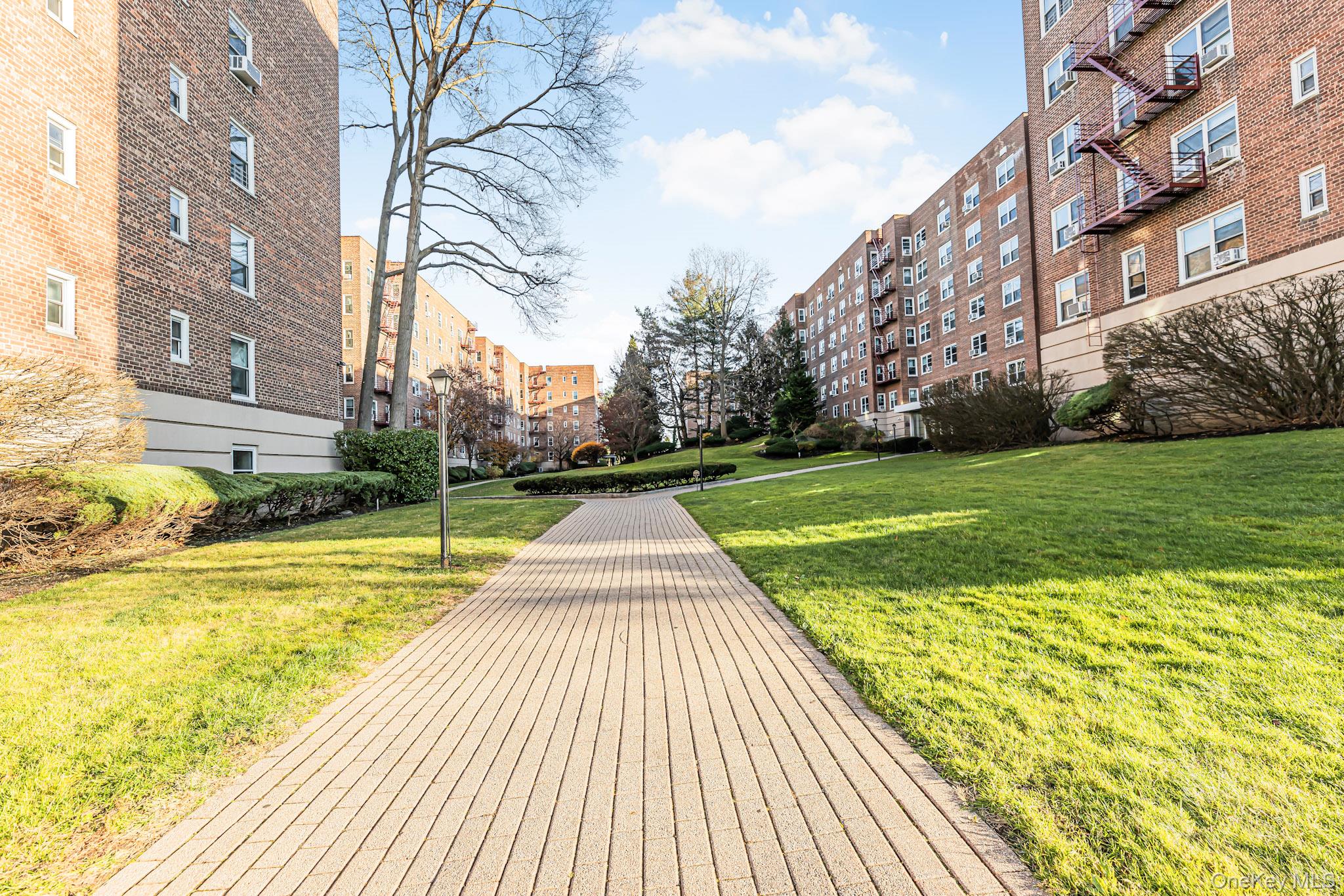 #16 photo, 1300 Midland Avenue, Yonkers , NY 10704