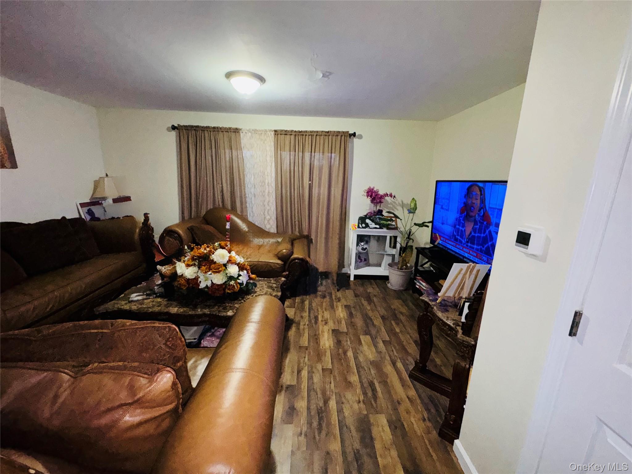 #8 photo, 10 Heritage Drive, New City , NY 10956