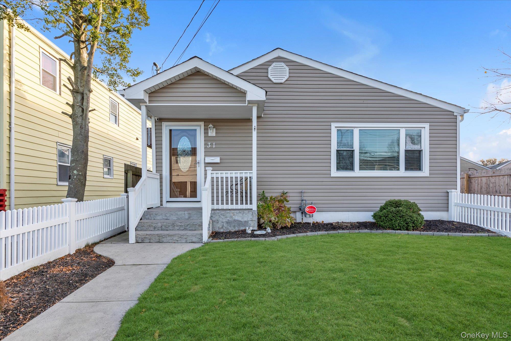 #1 photo, 31 Piave Terrace, Lindenhurst , NY 11757