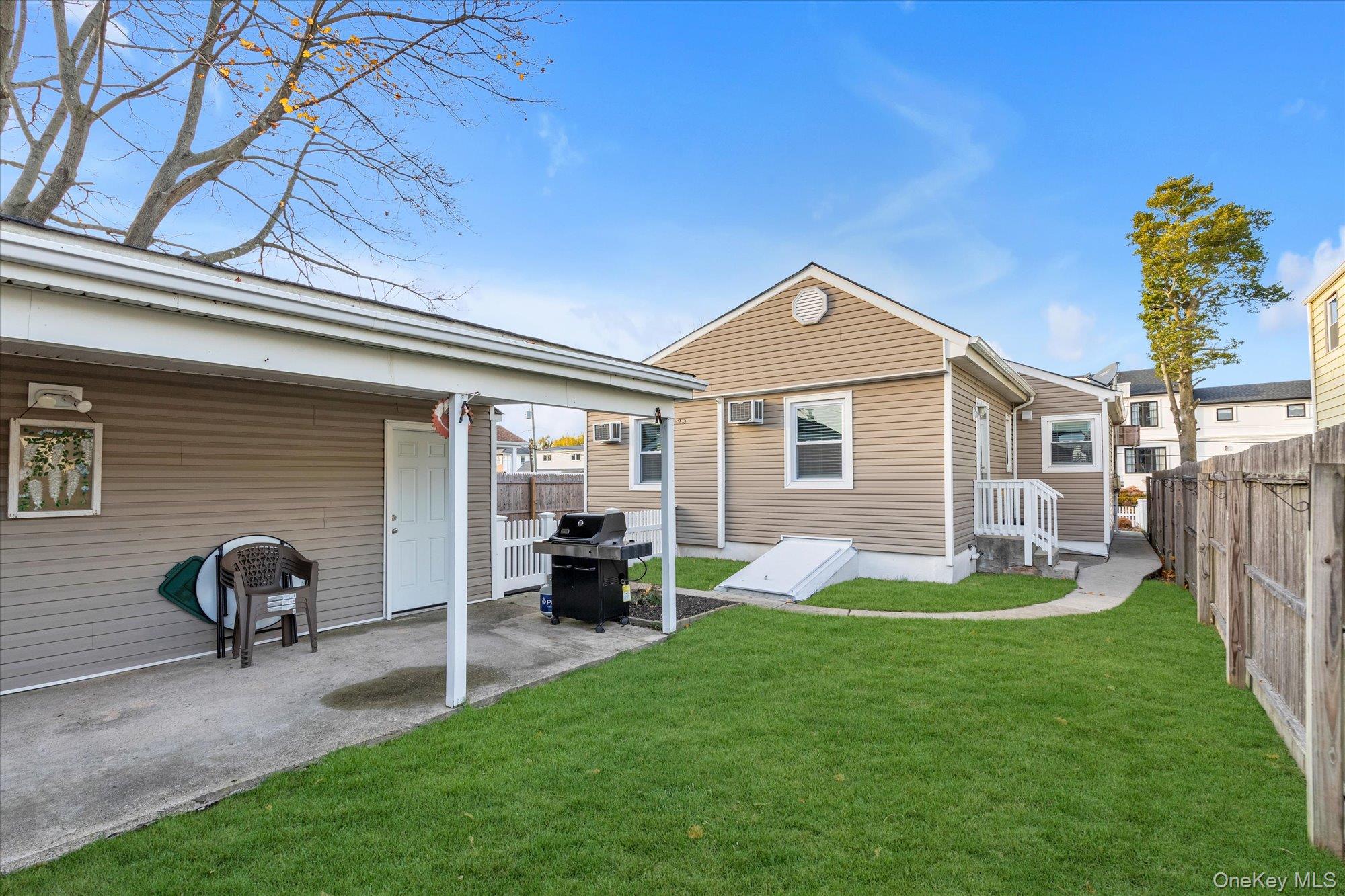 #13 photo, 31 Piave Terrace, Lindenhurst , NY 11757