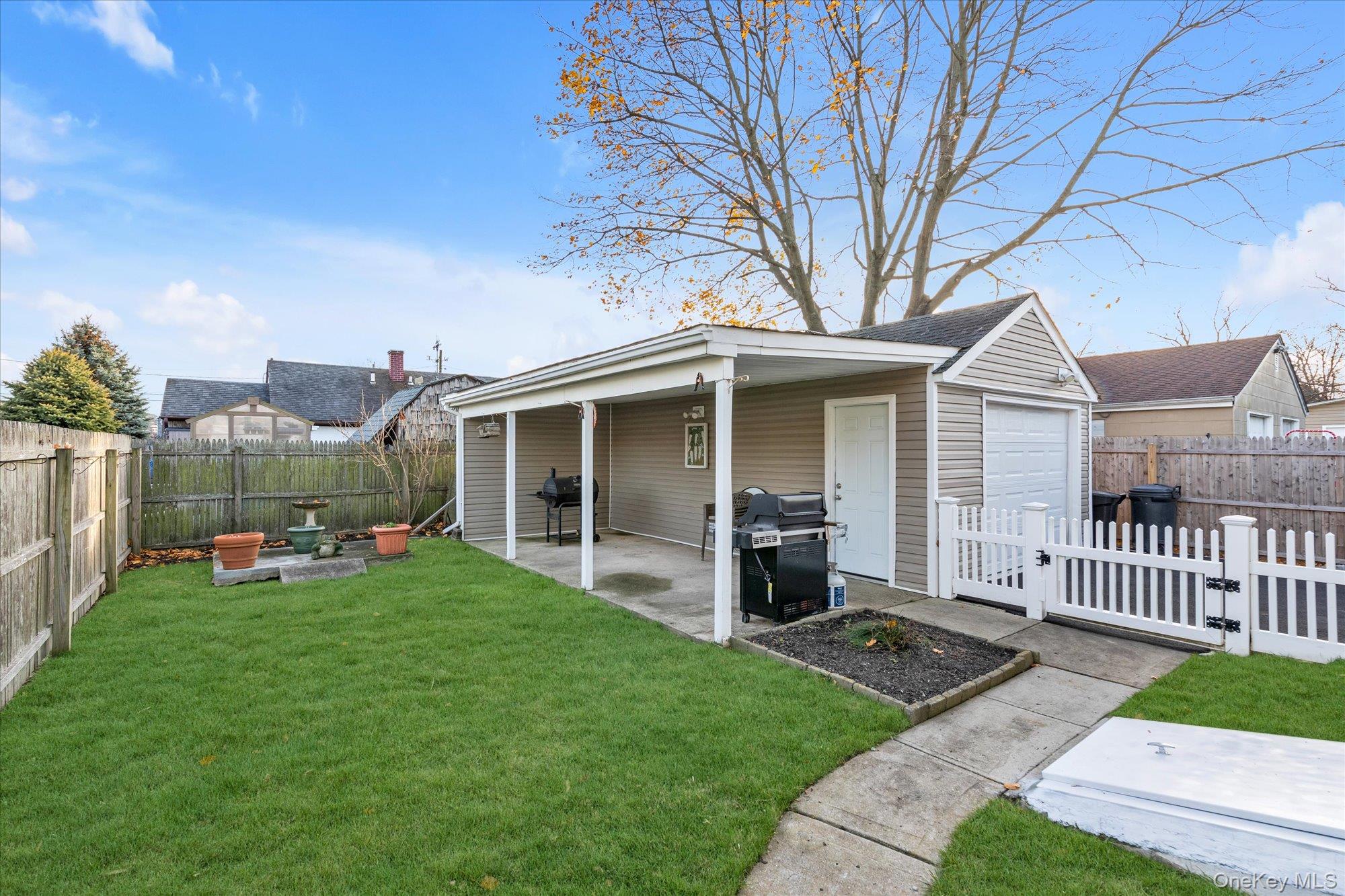 #14 photo, 31 Piave Terrace, Lindenhurst , NY 11757