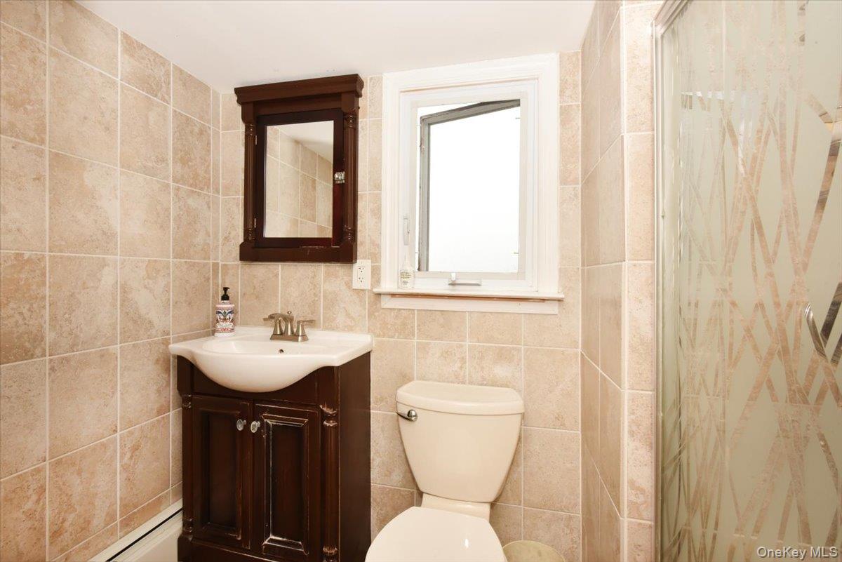 #18 photo, 3106 Clubhouse Road, Нассау ‖ Merrick , NY 11566