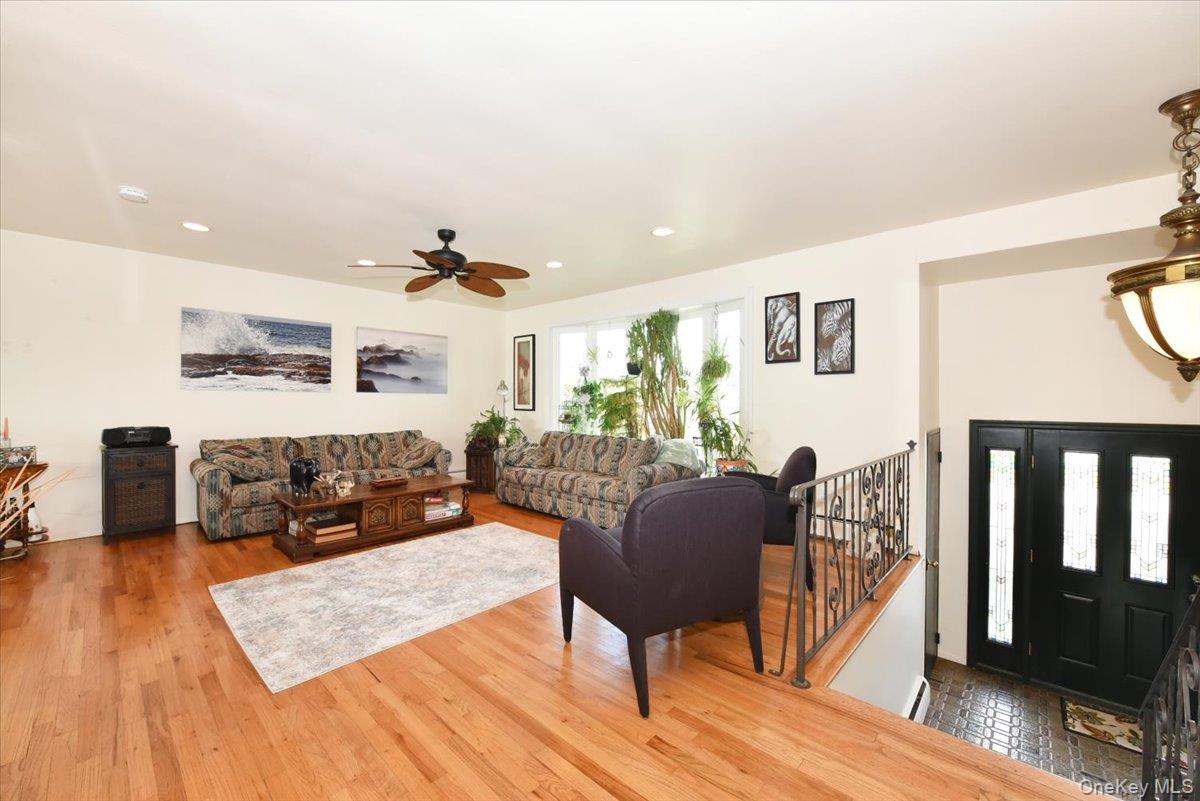 #3 photo, 3106 Clubhouse Road, Нассау ‖ Merrick , NY 11566