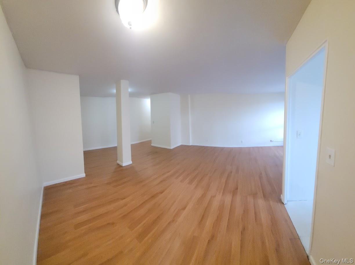 #12 photo, 98-20 62nd Drive, Куинс ‖ Rego Park , NY 11374