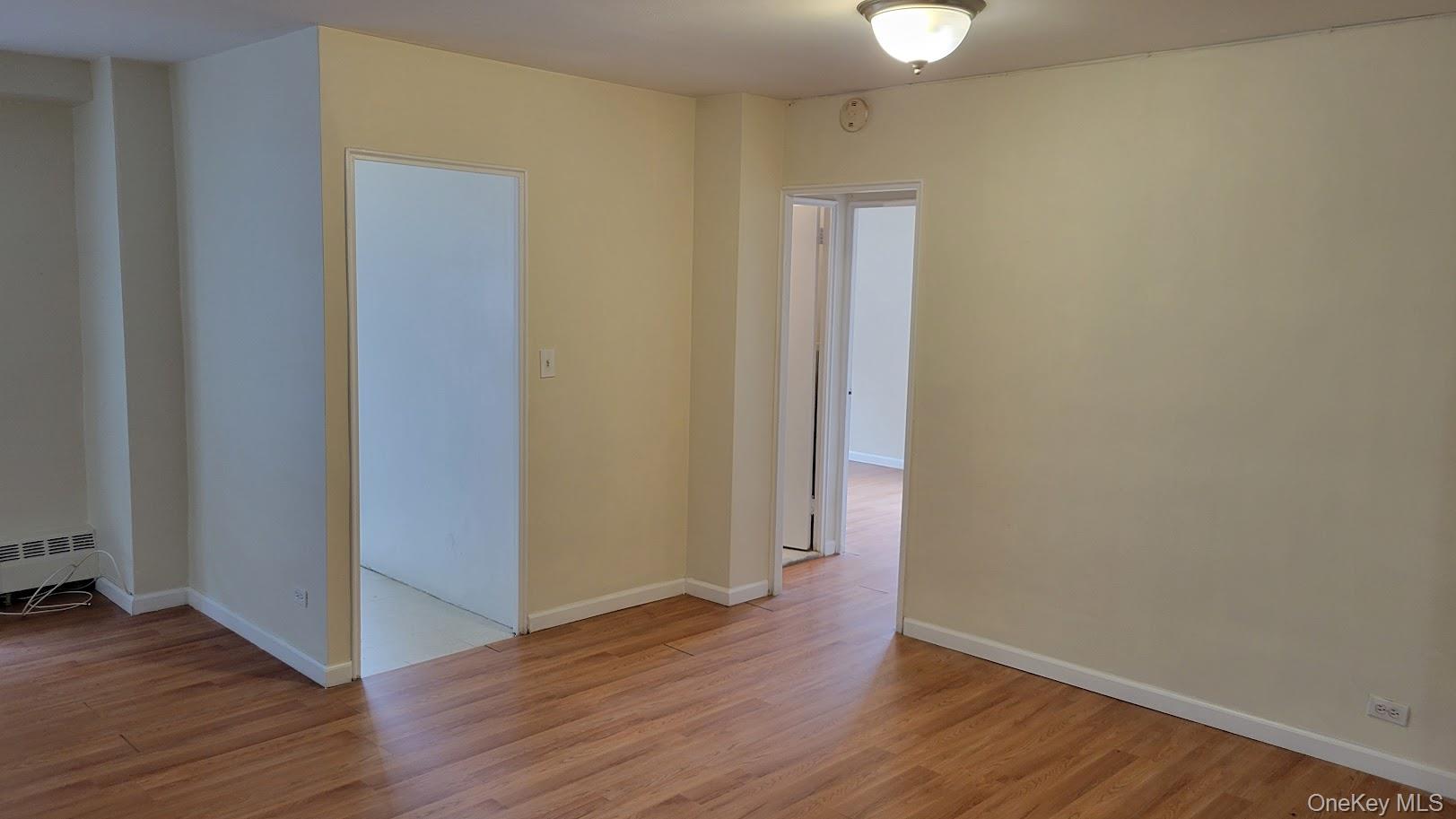 #3 photo, 98-20 62nd Drive, Куинс ‖ Rego Park , NY 11374