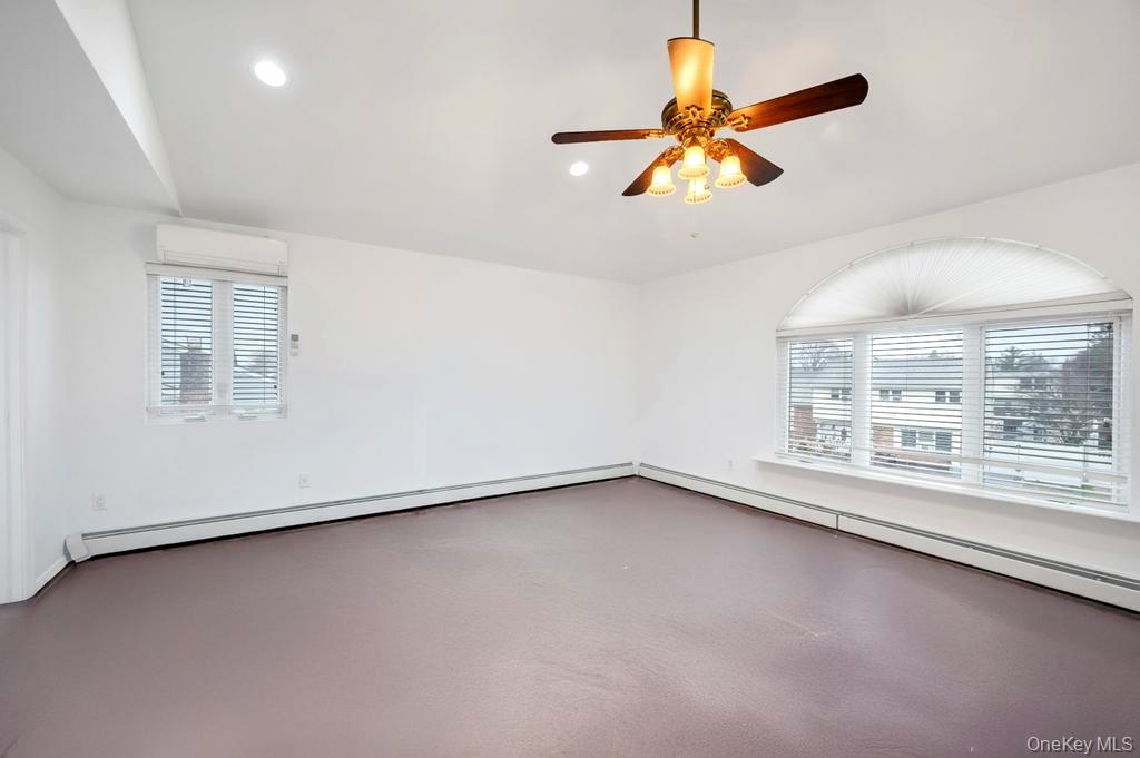 #10 photo, 64 Fox Place, नासाउ काउंटी Hicksville , NY 11801