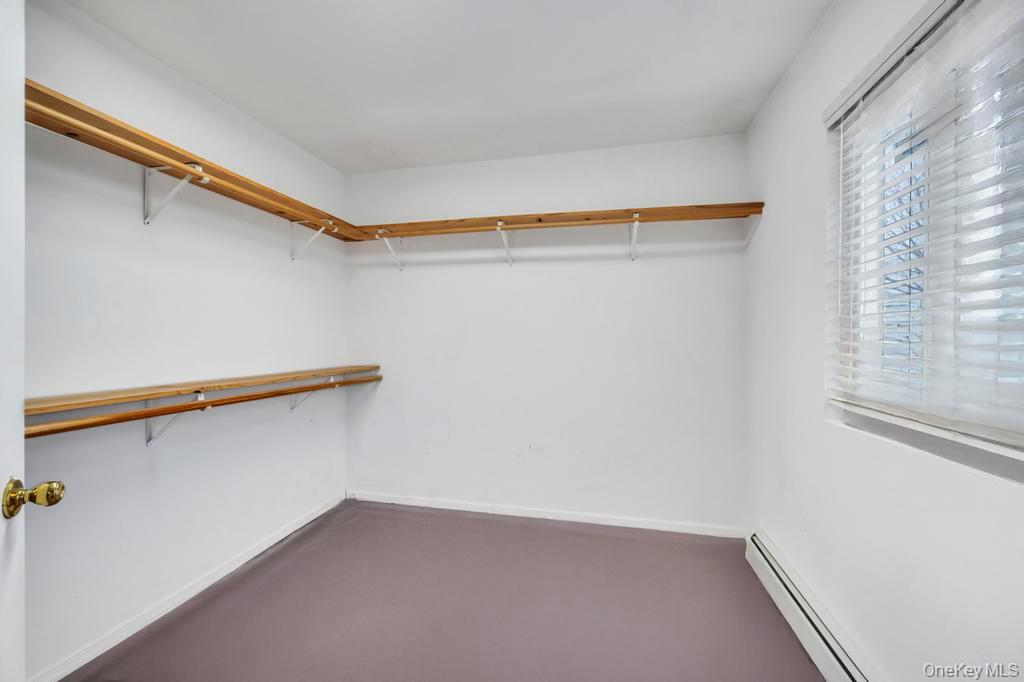 #12 photo, 64 Fox Place, नासाउ काउंटी Hicksville , NY 11801