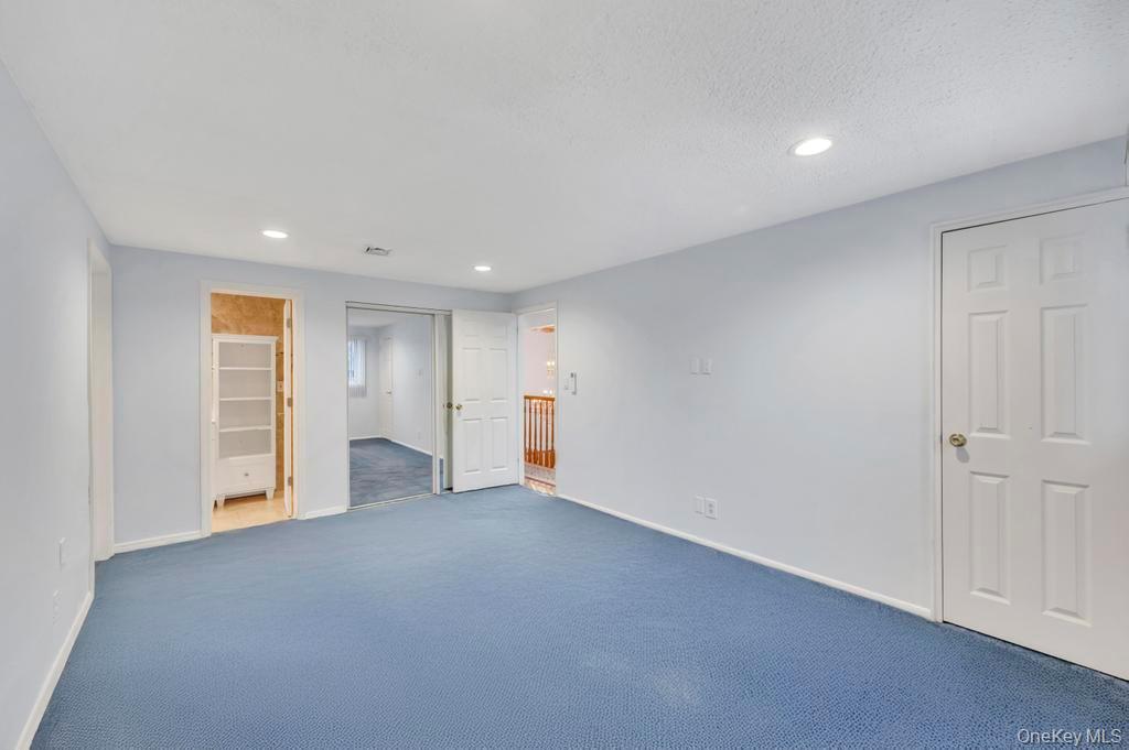 #14 photo, 64 Fox Place, नासाउ काउंटी Hicksville , NY 11801