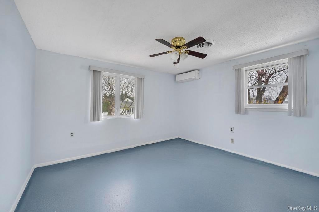 #15 photo, 64 Fox Place, नासाउ काउंटी Hicksville , NY 11801