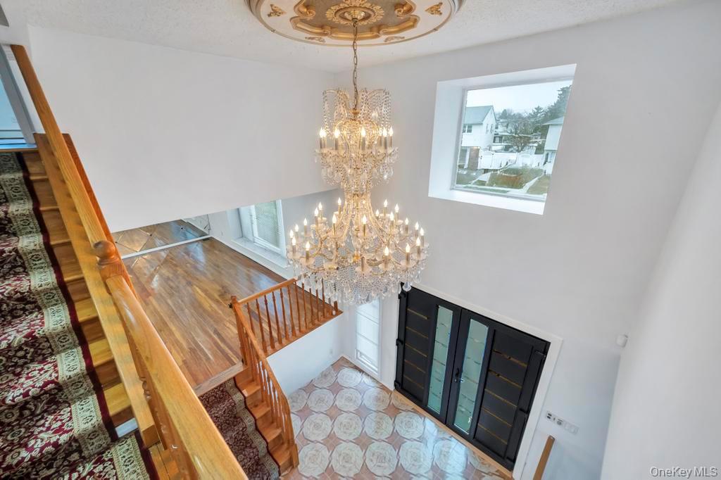 #3 photo, 64 Fox Place, नासाउ काउंटी Hicksville , NY 11801