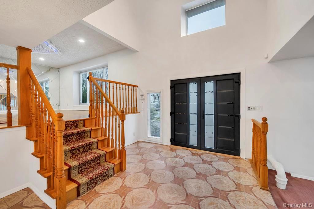 #4 photo, 64 Fox Place, नासाउ काउंटी Hicksville , NY 11801