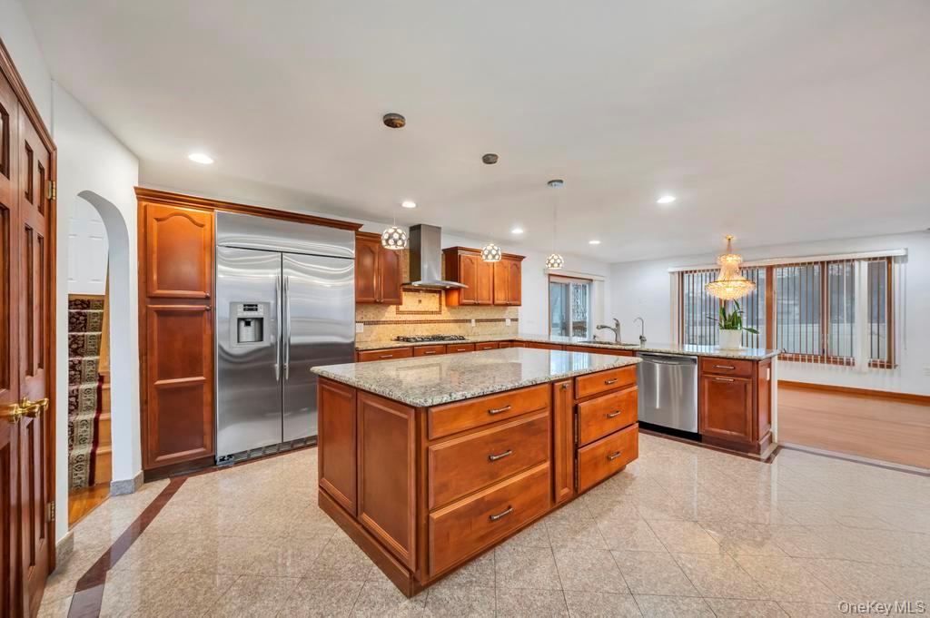 #5 photo, 64 Fox Place, नासाउ काउंटी Hicksville , NY 11801