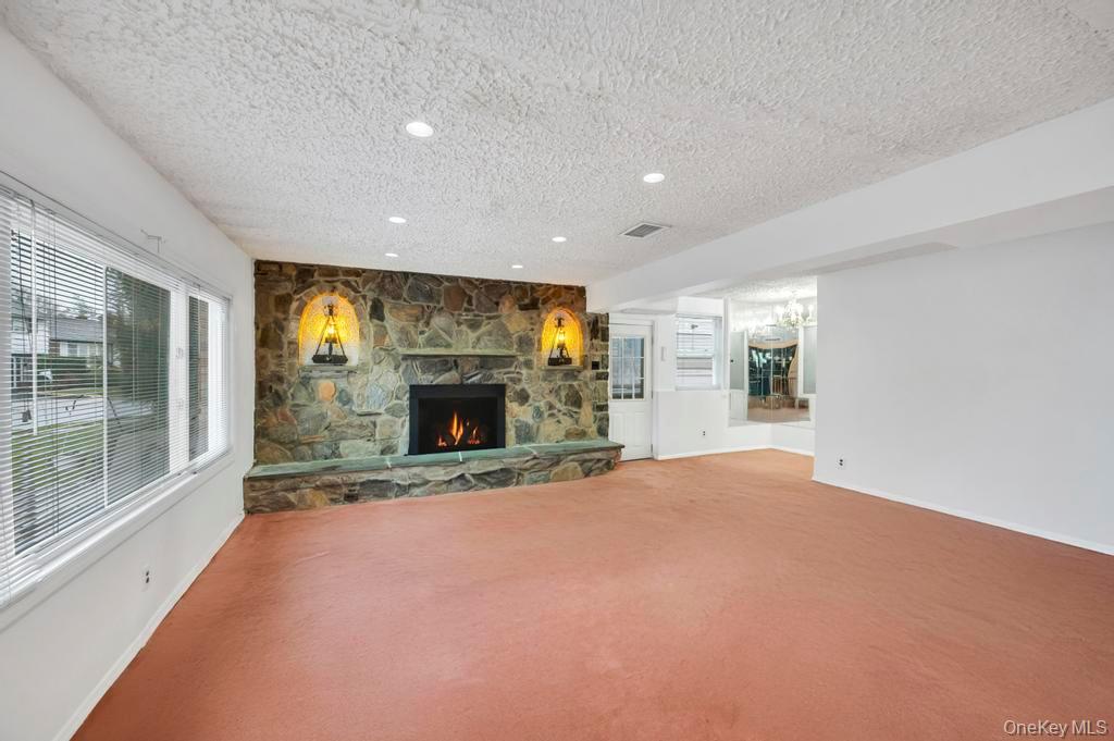 #8 photo, 64 Fox Place, नासाउ काउंटी Hicksville , NY 11801