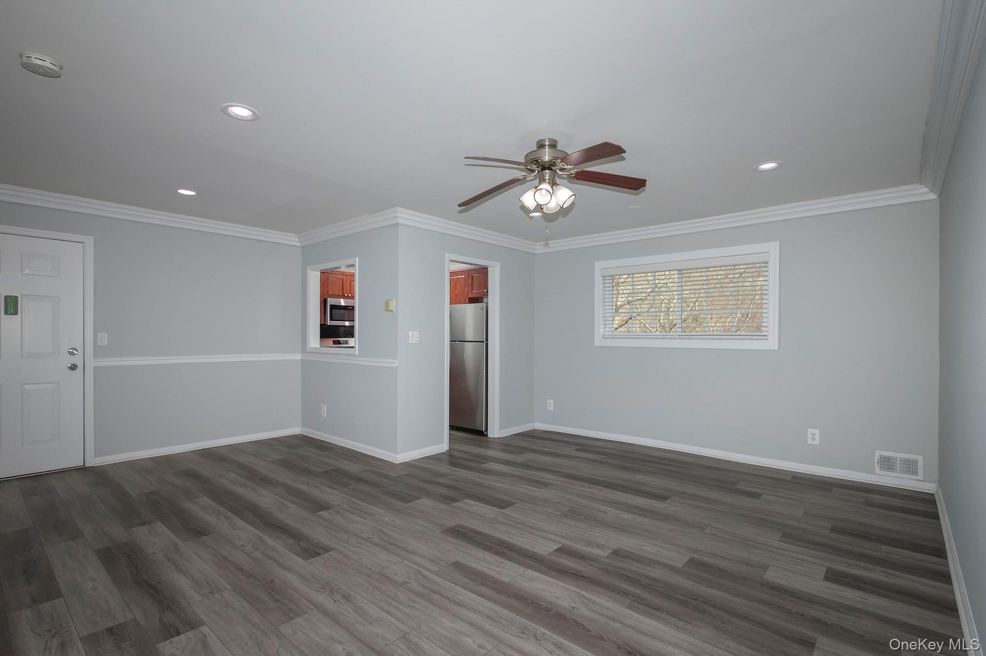 #3 photo, 6-3A Presidents Drive, Port Jefferson , NY 11777