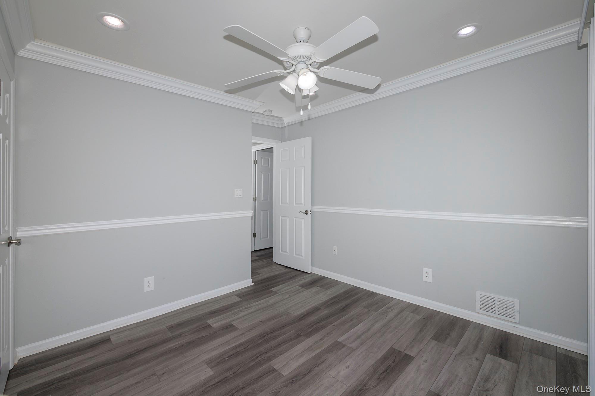 #5 photo, 6-3A Presidents Drive, Port Jefferson , NY 11777