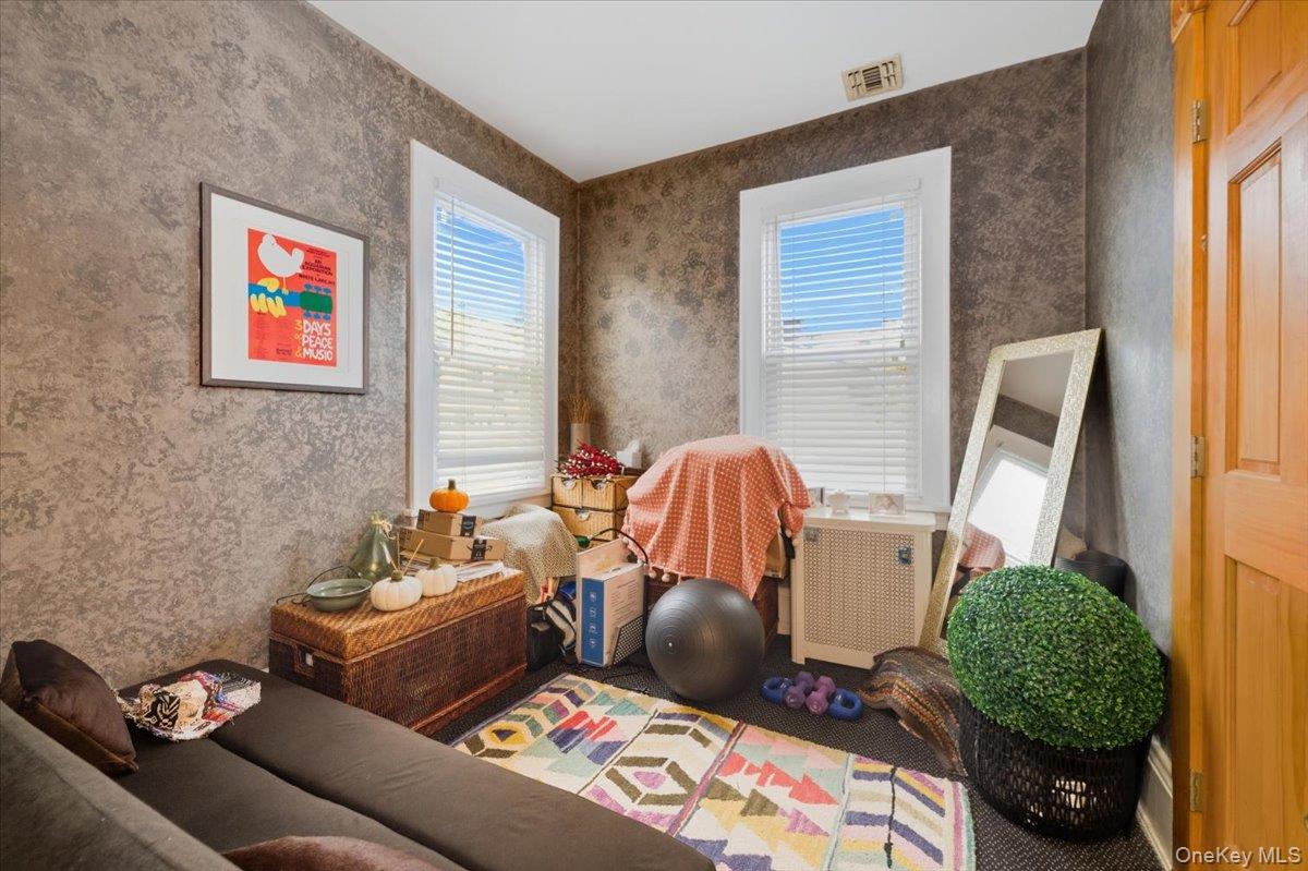 #13 photo, 26 Carman Avenue, מחוז נסאו Cedarhurst , NY 11516