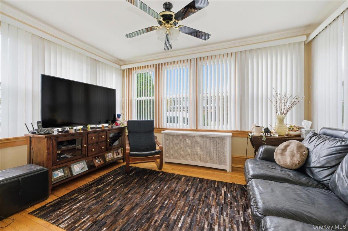 #6 photo, 26 Carman Avenue, מחוז נסאו Cedarhurst , NY 11516