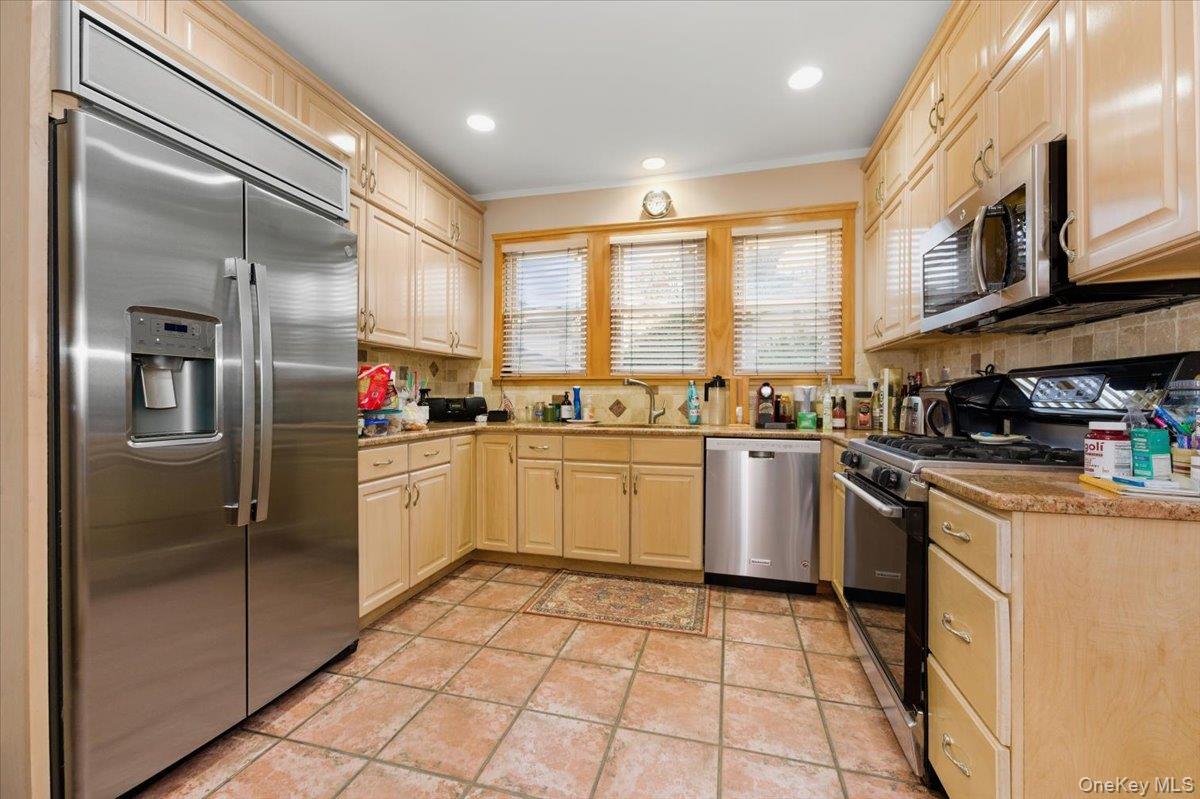 #8 photo, 26 Carman Avenue, מחוז נסאו Cedarhurst , NY 11516