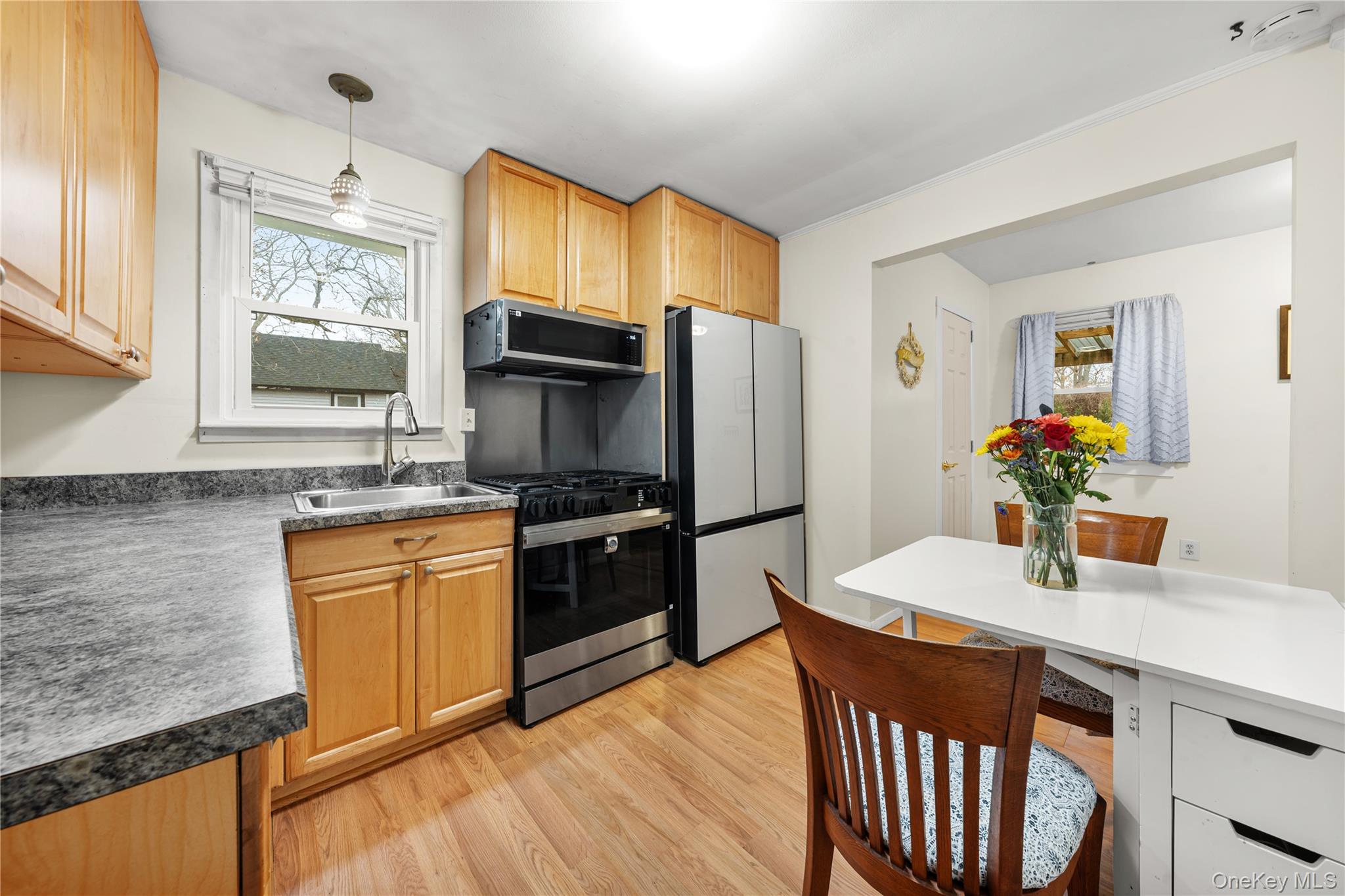 #10 photo, 155 Patchogue Avenue, 롱 아일랜드 Mastic , NY 11950