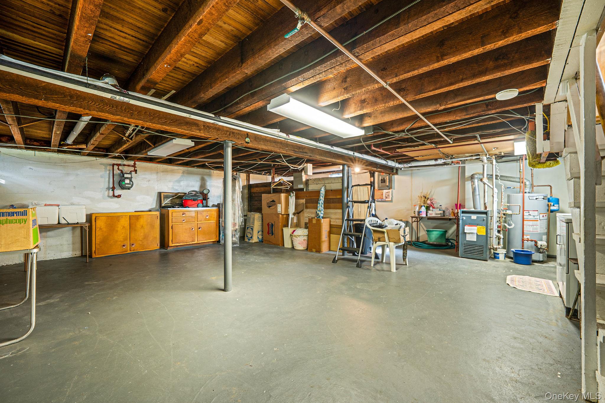 #15 photo, 12 Hawthorne Street, מחוז נסאו Williston Park , NY 11596